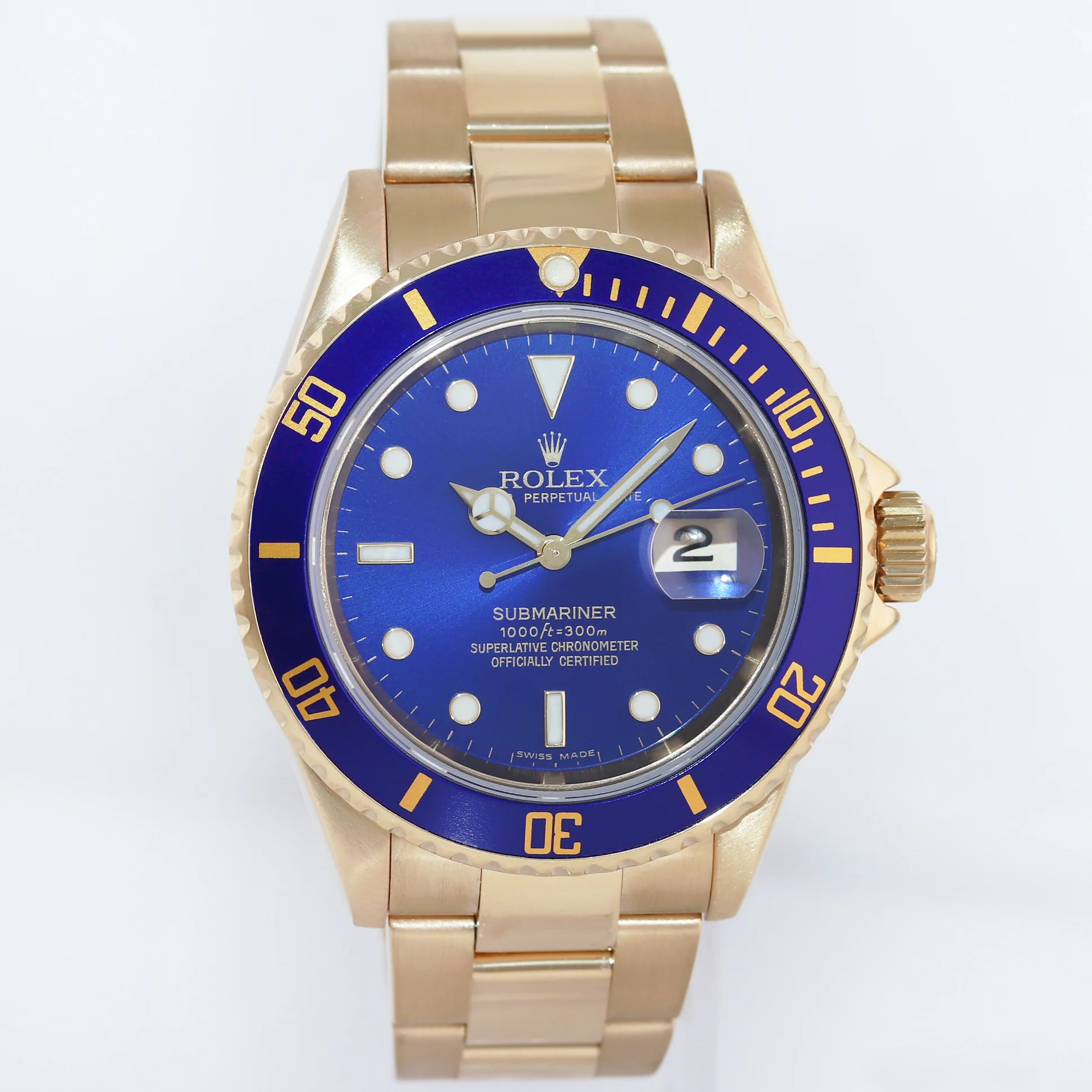MINT 2005 Rolex 16618 Submariner Yellow Gold Sunburst Blue 40mm No Hole Case Watch - Image 3