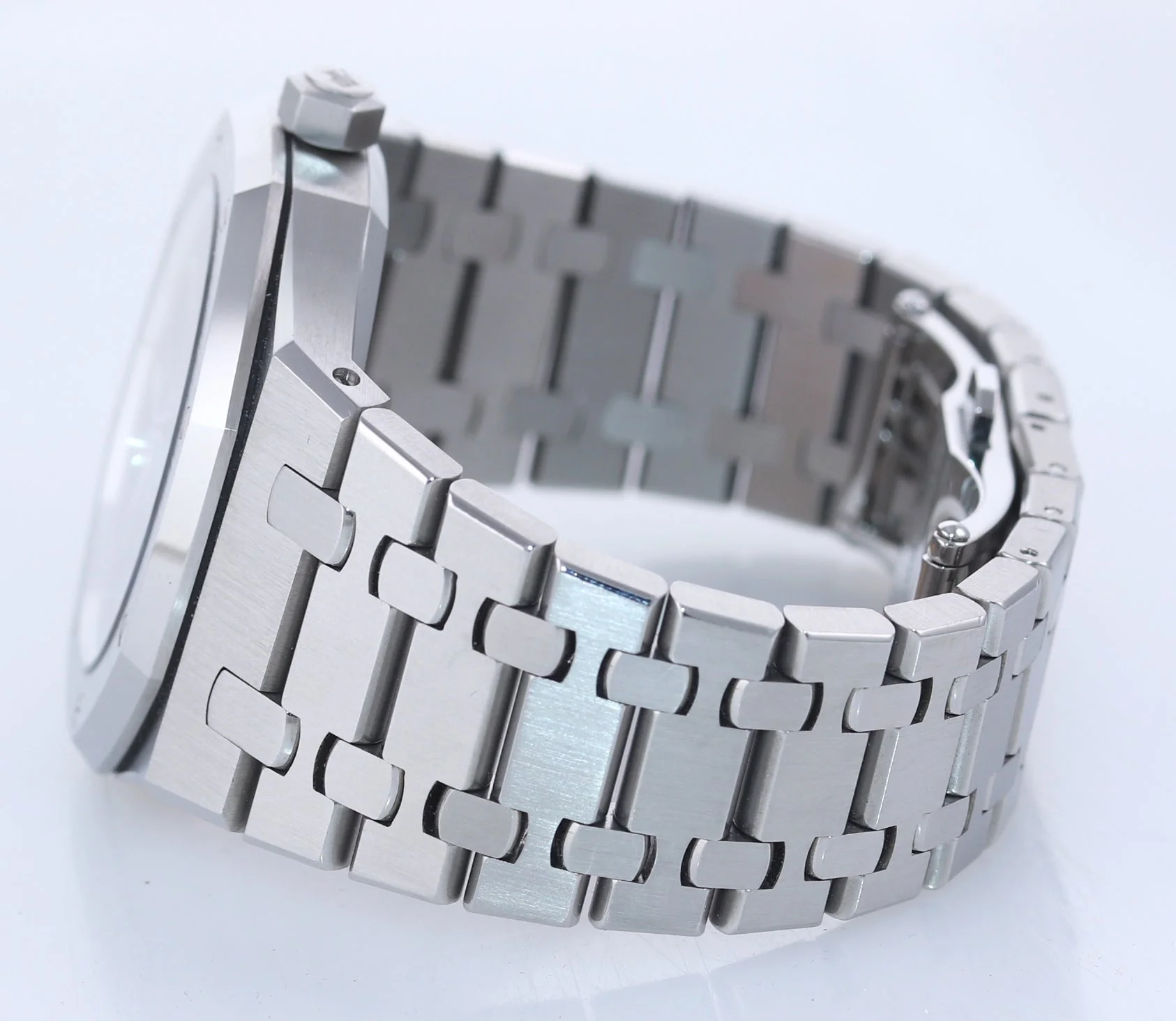 MINT Audemars Piguet Royal Oak Black 39mm Steel 15300ST Date Watch Box - Image 4