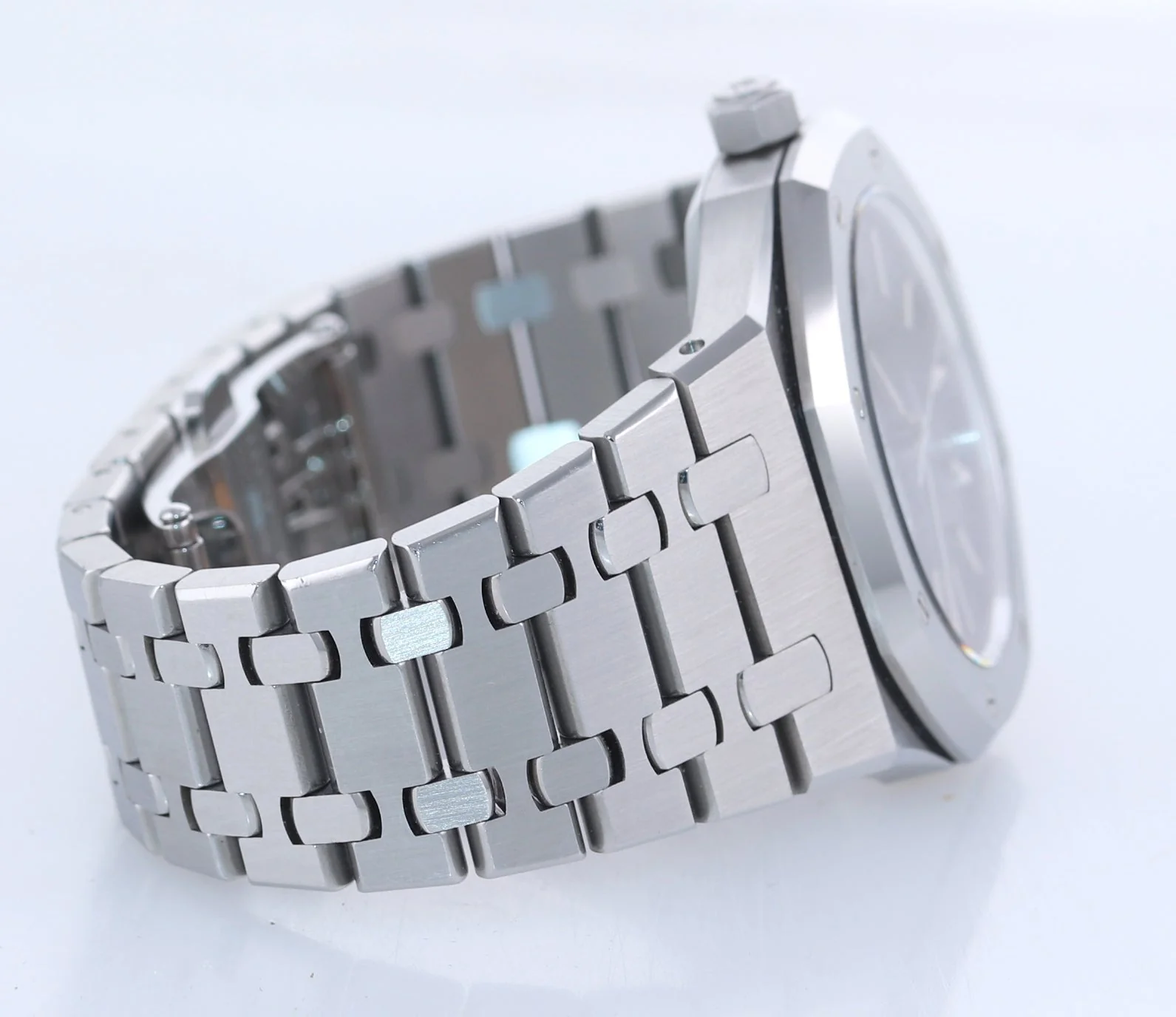MINT Audemars Piguet Royal Oak Black 39mm Steel 15300ST Date Watch Box - Image 5