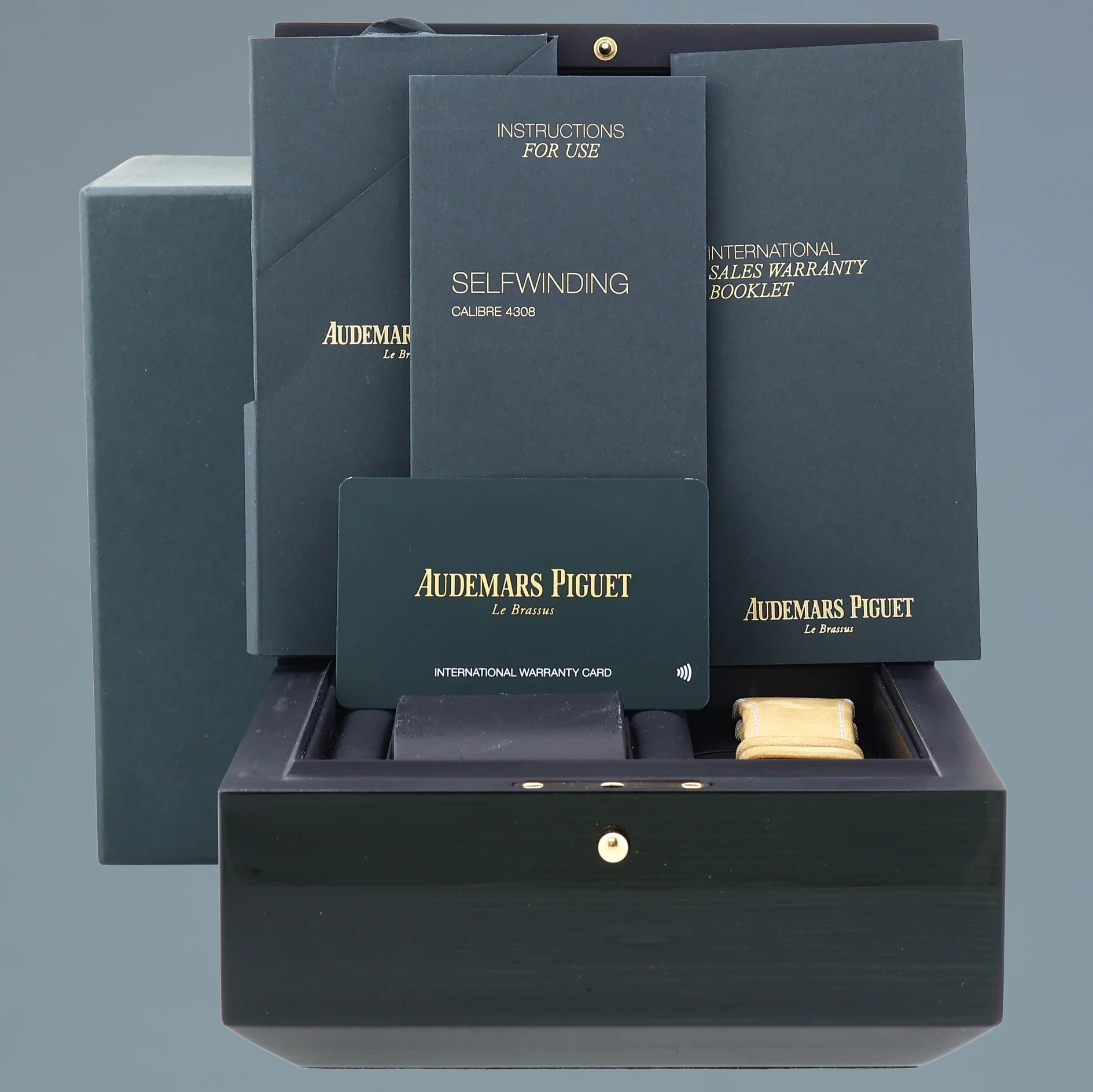 PAPERS Audemars Piguet Royal Oak Offshore White Gold Black 42mm 15720CN Watch - Image 7